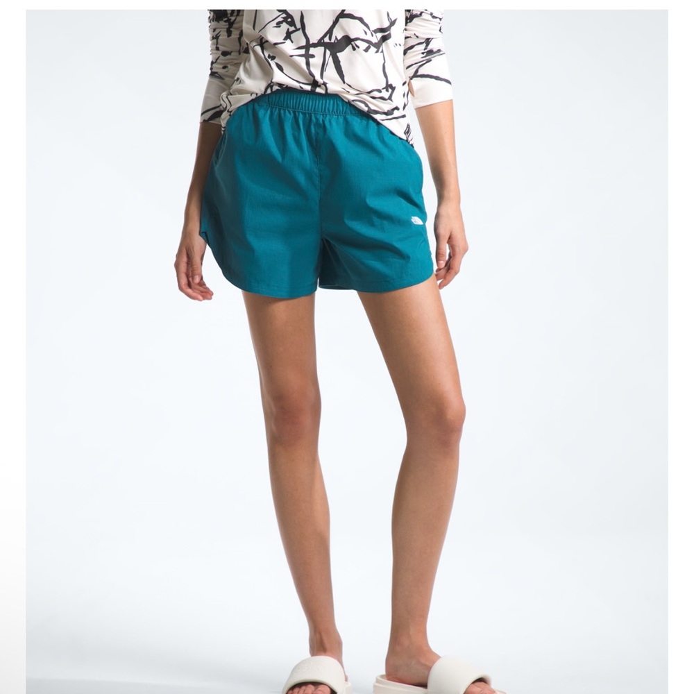 The North Face Shorts Women’s Small The Pathfinder in Blue Moss NWT’s